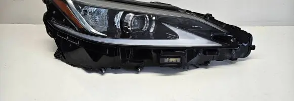 Lexus ES 250 - 300 - 330 Headlight/headlamp 81185-33F11