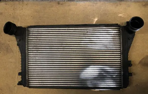 Seat Leon (1P) Intercooler air channel guide 1K0145803M