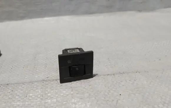 Opel Vectra C Seat heating switch 13138252