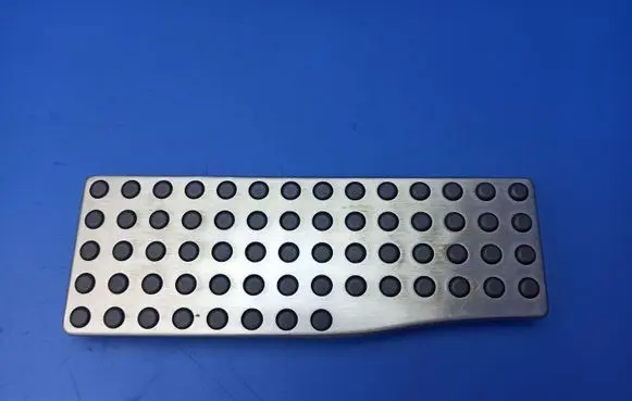 Mercedes-Benz E W211 Foot rest pad/dead pedal 2116800440 GNM172473