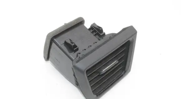 Nissan Leaf II (ZE1) Dashboard air vent grill cover trim 687605SK0B