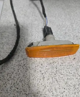 BMW 5 E39 Front fender indicator light 8360589