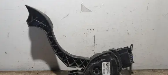 Ford Mondeo MK IV Accelerator throttle pedal 6G929F836RC