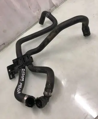 Mercedes-Benz CLA C117 X117 W117 Engine coolant pipe/hose A1768300096