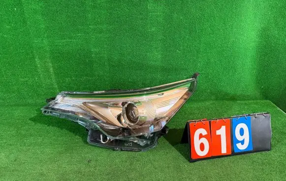 Toyota Avensis T270 Headlight/headlamp 12V24711 29012024 0539