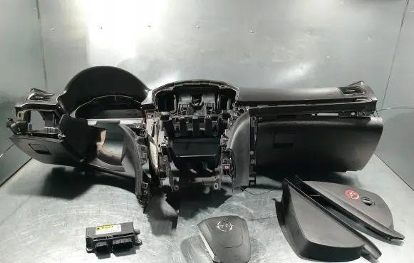 Opel Insignia A Dashboard 13242014