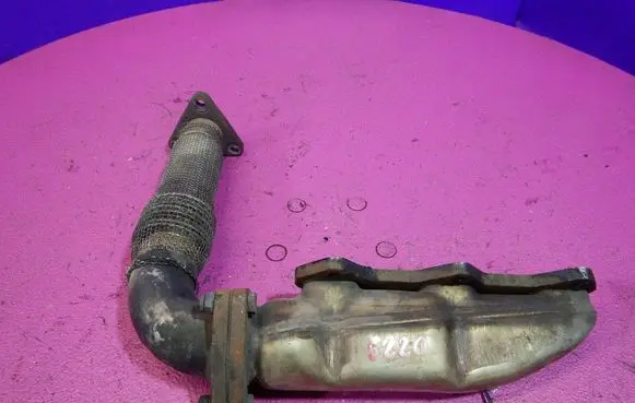 Volkswagen PASSAT B5.5 Exhaust manifold