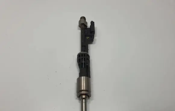 BMW 5 F10 F11 Fuel injector 7568607 13537568607 0261500063