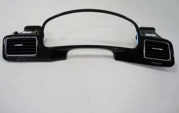 Volkswagen Touareg II Dashboard trim