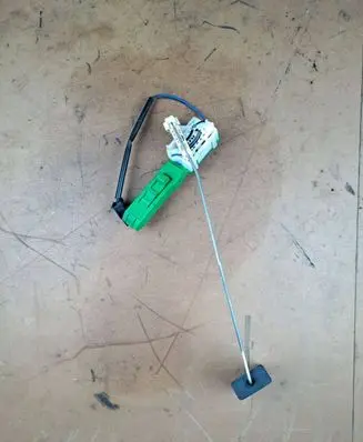 Audi A6 S6 C5 4B Fuel level sensor 4B0919673AM 221824061023