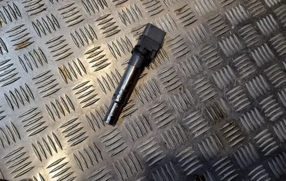 Volkswagen Touareg II High voltage ignition coil 022905715A