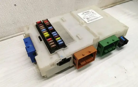Volvo XC60 Fuse module 3659AF01125TP 30765624AE 7G9T14C256FA