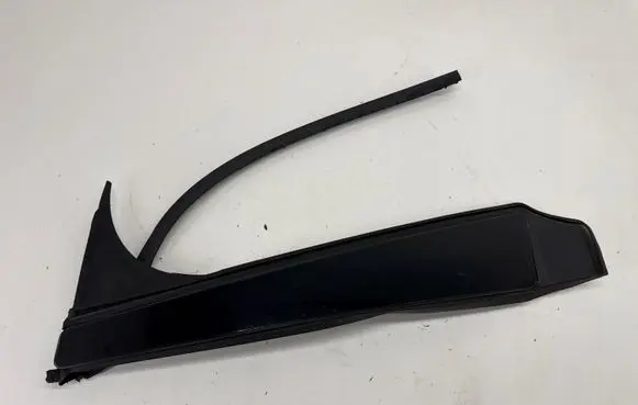 Tesla Model X (B) pillar trim (top) 103236400C 109231298F
