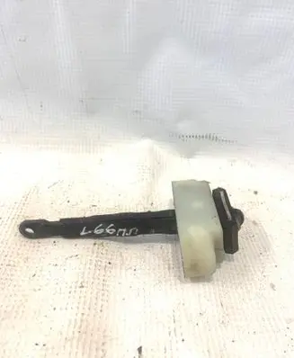 Suzuki XL7 I Front door check strap stopper