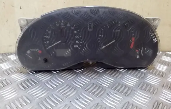 Volkswagen Sharan Speedometer (instrument cluster) 7M0919913B