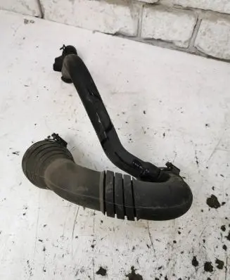 Audi A4 S4 B5 8D Turbo air intake inlet pipe/hose 8D0129615