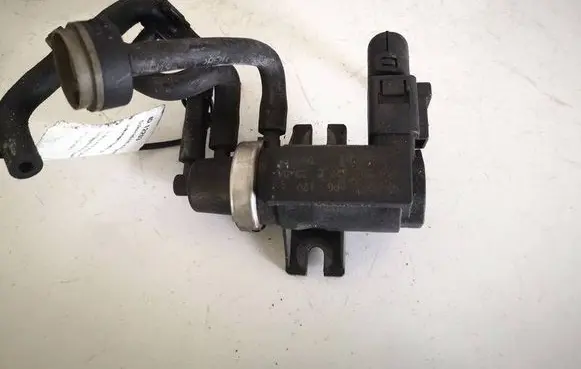 Volkswagen Touareg I Turbo solenoid valve 1J0906627C