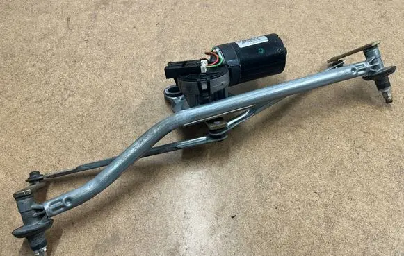 BMW 3 E46 Front wiper linkage and motor 61617071694 7071694 67636921349