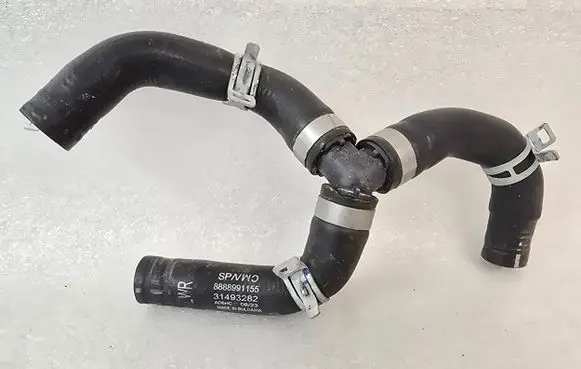 Volvo XC40 Engine coolant pipe/hose 31493282