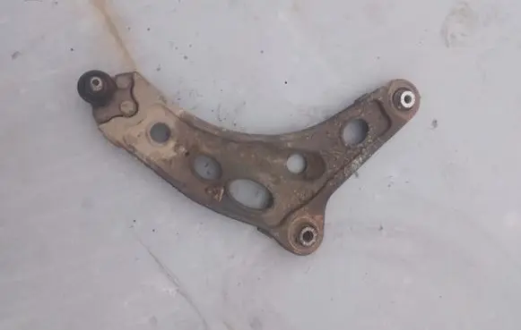 Opel Vivaro Front lower control arm/wishbone