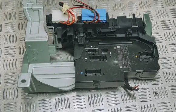 Mercedes-Benz GLK (X204) Fuse module 2049005301 2045459032 A2045455340