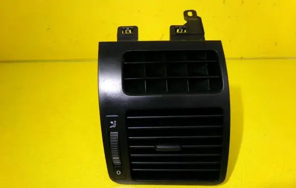 Volkswagen Touran I Dashboard side air vent grill/cover trim 1T0819704A