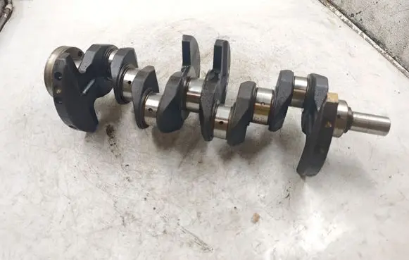 Audi A4 S4 B5 8D Crankshaft