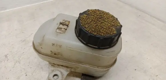 Mazda CX-7 Brake fluid reservoir 