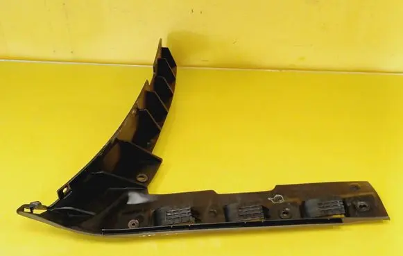 Volkswagen PASSAT B5.5 Rear bumper mounting bracket 3B9807394