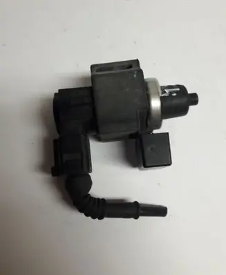 Audi A4 S4 B6 8E 8H Turbo solenoid valve 8E0906628