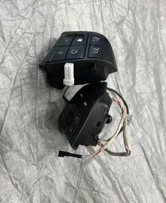 Volvo XC60 Steering wheel buttons/switches 31334463 31334457 31351174