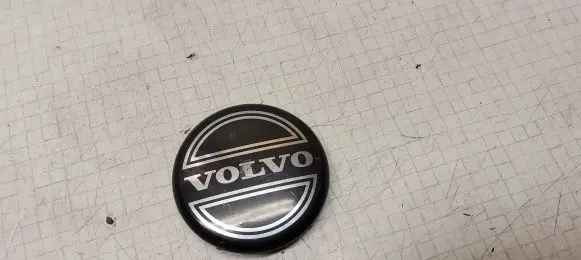 Volvo V70 Original wheel cap 8646379 61MM