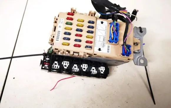 Subaru Impreza I Fuse box set lb100601b