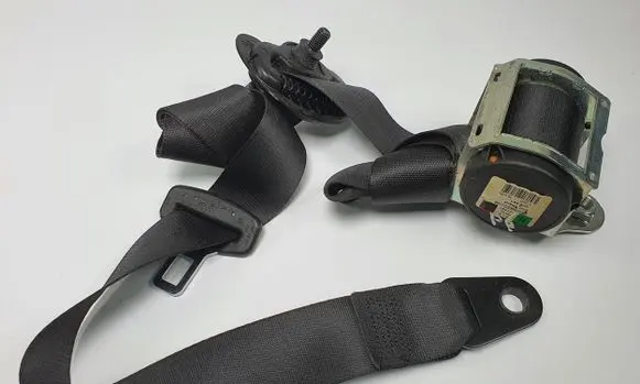 Mini One - Cooper Coupe R56 Front seatbelt 6065400B