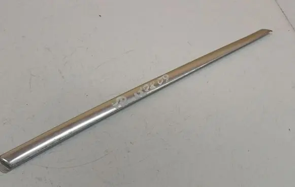 Volkswagen PASSAT B5.5 Front door glass trim molding 3B9853348A