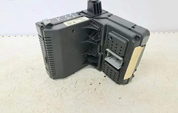 Volvo S60 Fuse module 30682981