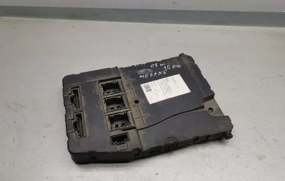 Renault Megane II Comfort/convenience module 8200305575