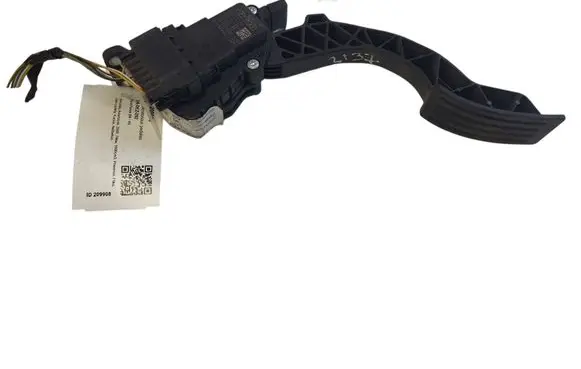 Ford Focus Accelerator throttle pedal 4M519F836CK 00864131