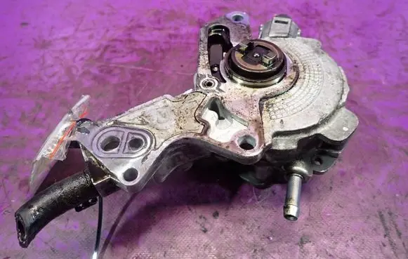 Audi A3 S3 A3 Sportback 8P Vacuum pump 