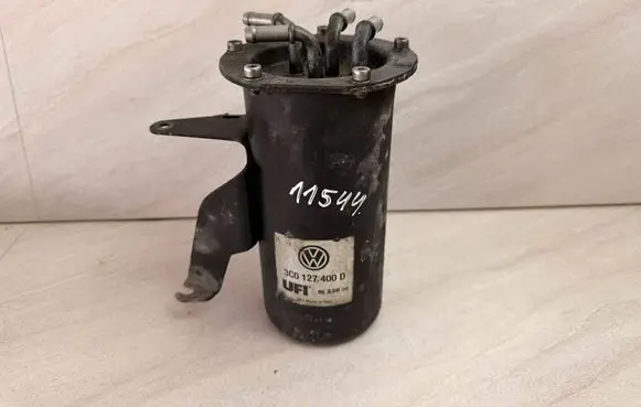 Volkswagen Jetta VI Fuel filter housing 3C0127400D