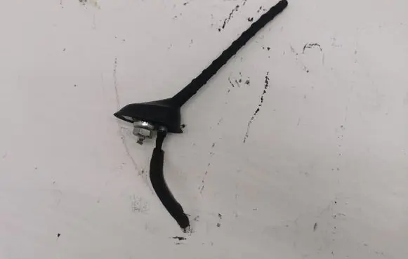 KIA Carens IV Aerial GPS antenna 