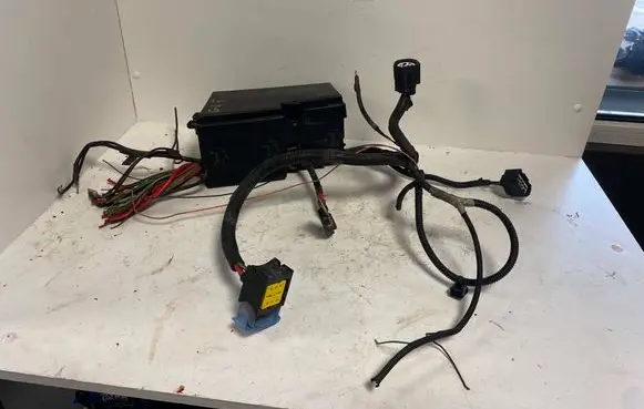 Volvo V50 Fuse box set 8688040 518818000