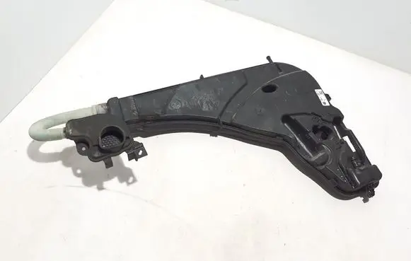 BMW X6 G06 Windshield washer fluid reservoir/tank 7499829