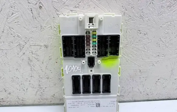 BMW 1 F20 F21 Central body control module 6825541 682554101