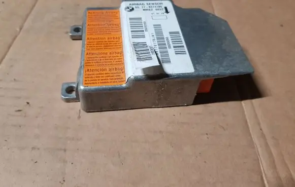 BMW 5 E39 Airbag control unit/module 8374799