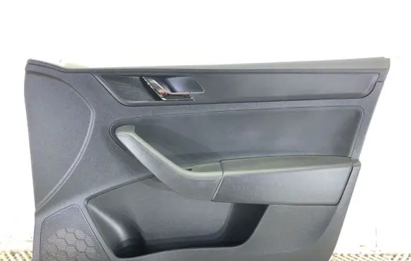 Skoda Rapid (NH) Front door card panel trim