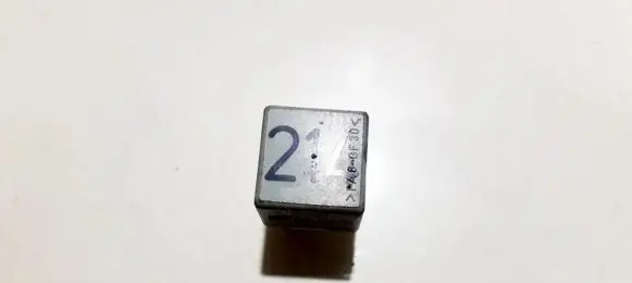 Volkswagen Golf III Other relay 443951253k