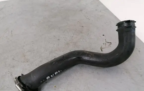 Audi Q7 4L Intercooler hose/pipe 7L6145737B