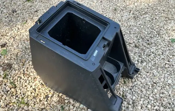 Nissan Patrol Y61 Glove box central console 96911VD200