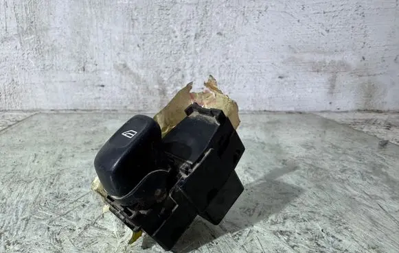 Volvo XC90 Electric window control switch 30658696 03120700